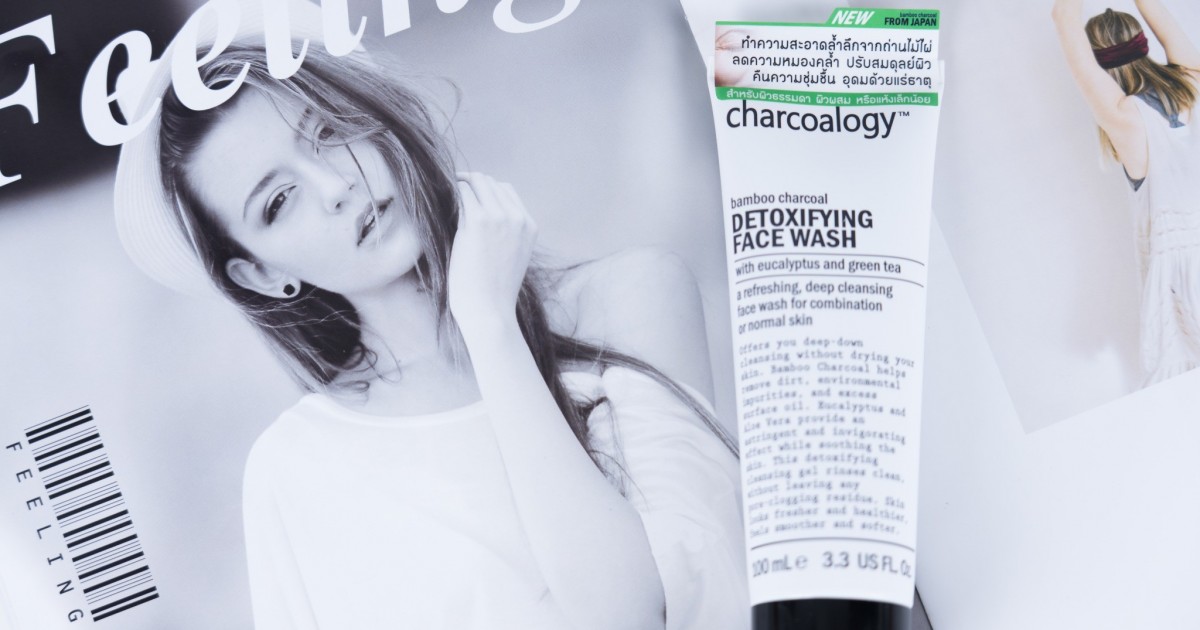 charcoalogy detoxifying face wash