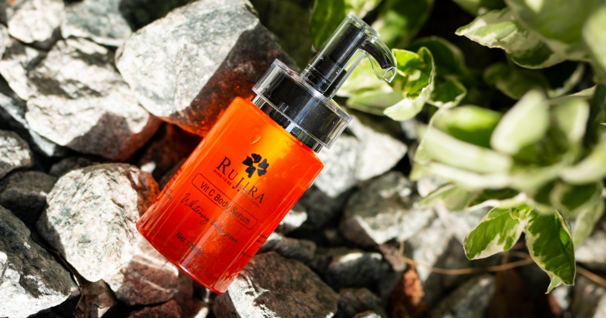 รีวิวหมดไม่มีกั๊ก Rujira Vit C Body Serum เซรั่มวิตามินซี ที่บำรุงผิวให้ดูใสฉ่ำเด้งใน 7 วัน