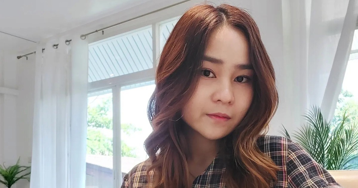 เป็นคนยิ้มยากแต่ถ้าน่ารักมากๆจะยิ้มให้ 🤗