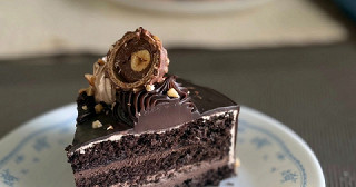 ได้กินแล้ว  🤭 Ferrero Chocolate Hazelnut Cake