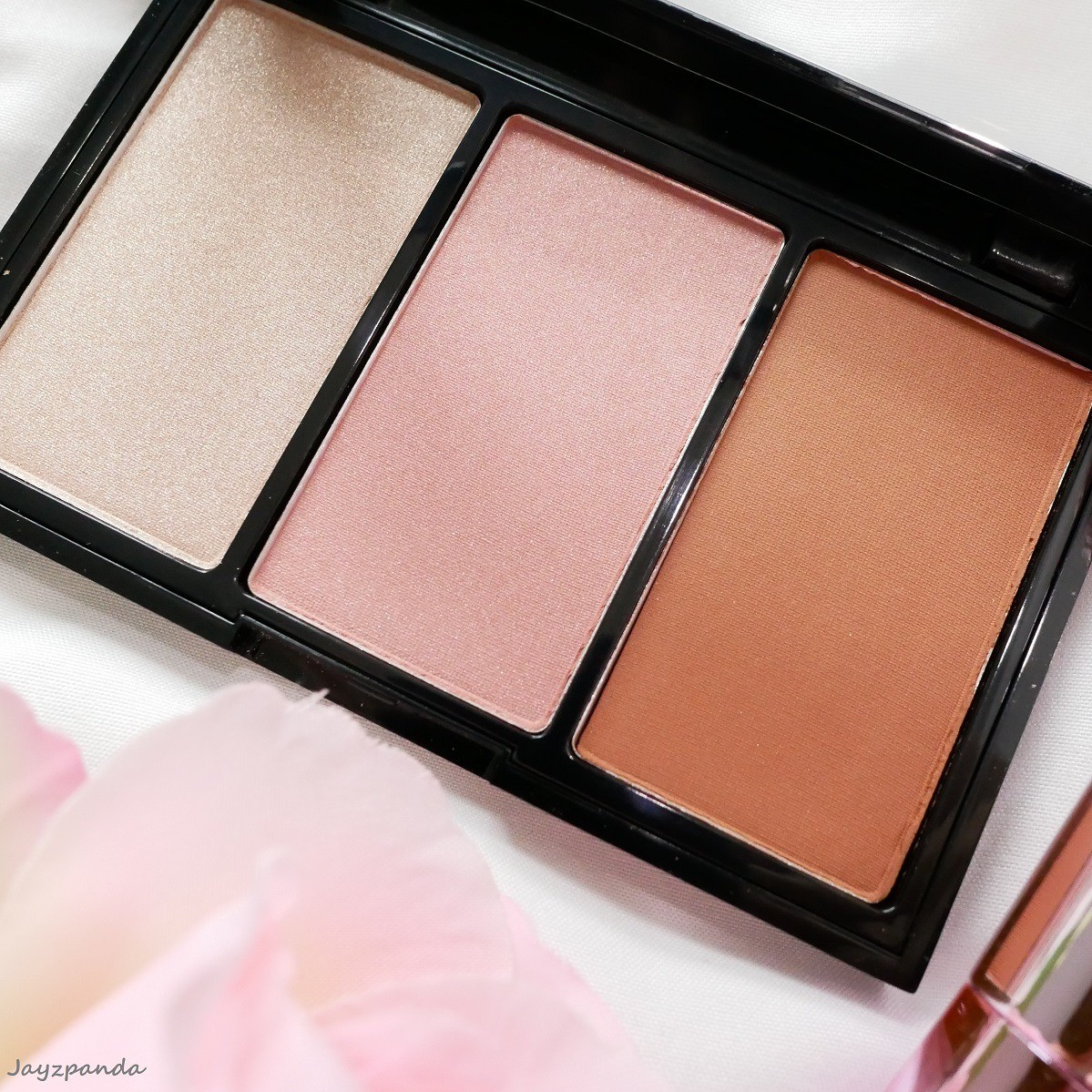 [REVIEW] COLLECTION Highlight Blush & Bronze Palette พกพาเลตเดียวจบ