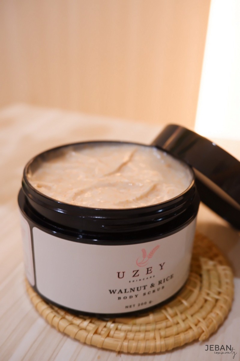 UZEY WALNUT & RICE BODY SCRUB