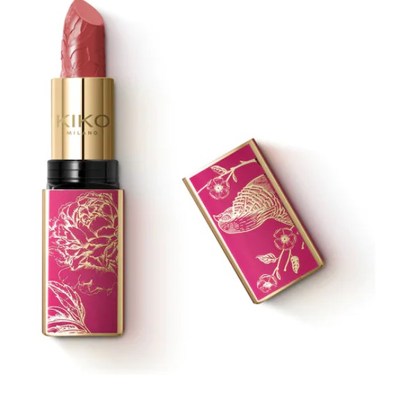 Charming Escape Luxurious Shiny Lipstick