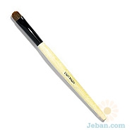 cream shadow brush