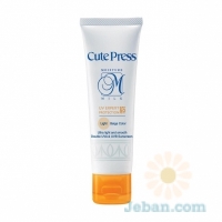 Moisture Milk : UV Expert Protection SPF 50 PA+++ Light Beige