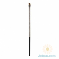 UD Pro : Angled Eyeliner Brush